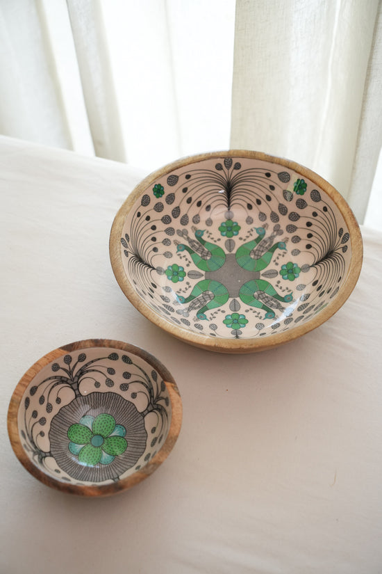 A Tribal Peacock Chip N Dip Set - Green